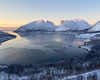 Fjord Norwegen Winter Sonnenaufgang