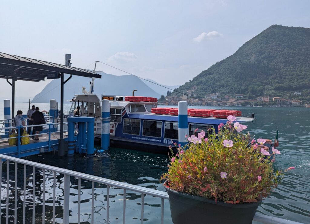 Fähre auf dem Iseosee zur Monte Isola