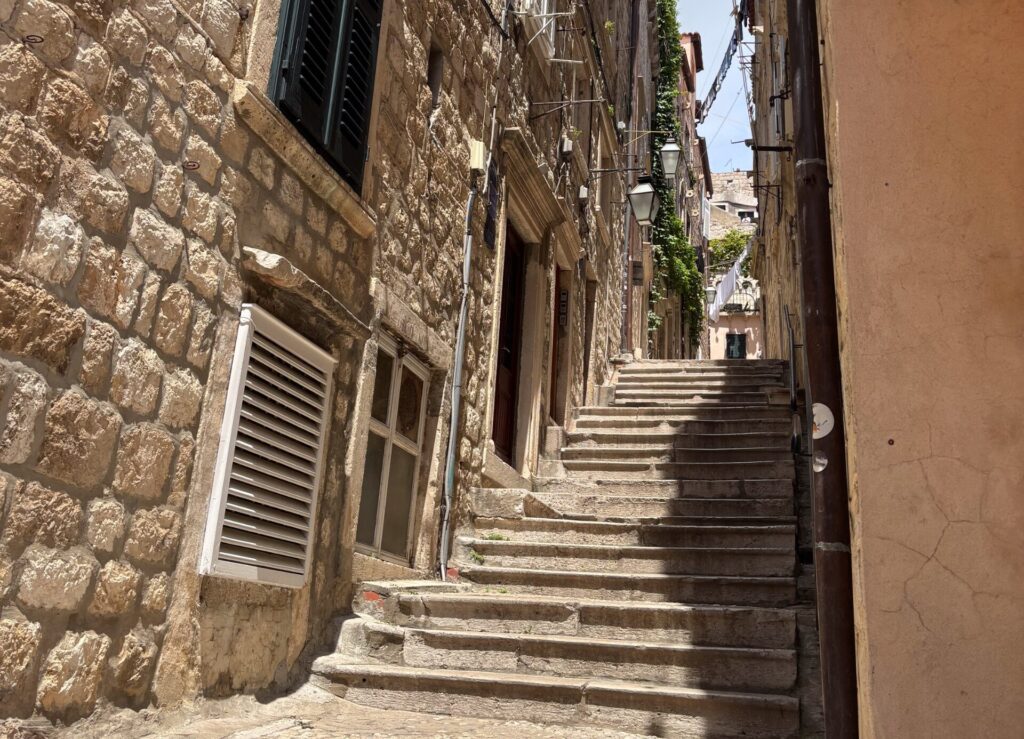 Altstadt von Budva mit Treppen