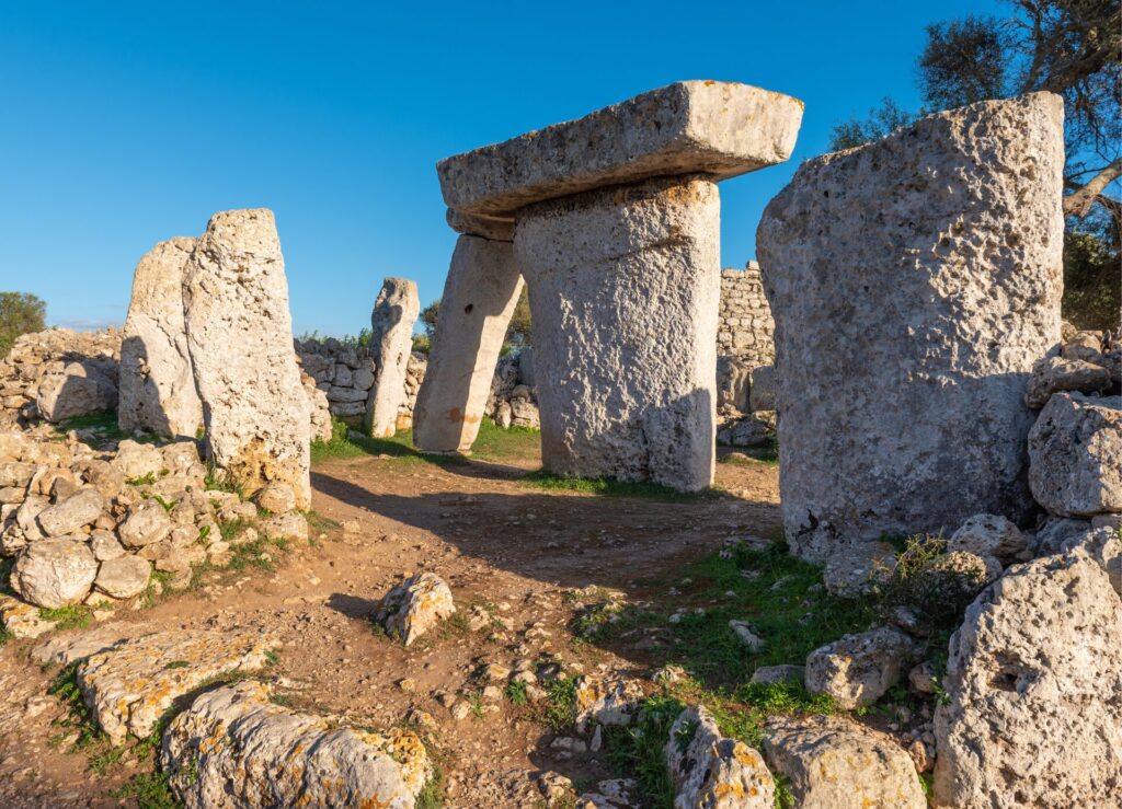 Taylots auf Menorca Steine Sonne