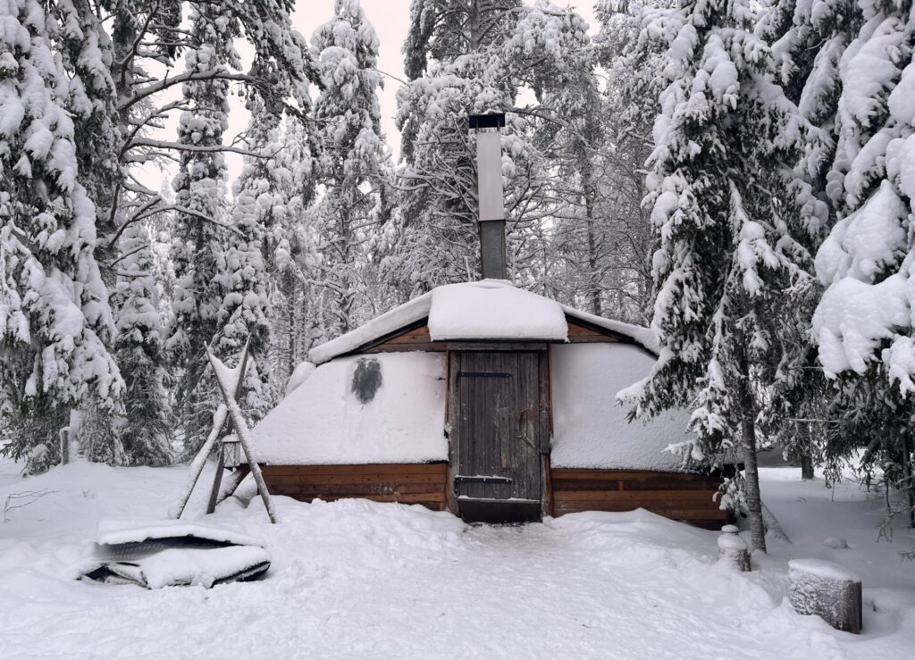Kämmi Holzhütte Schnee Bäume Winter