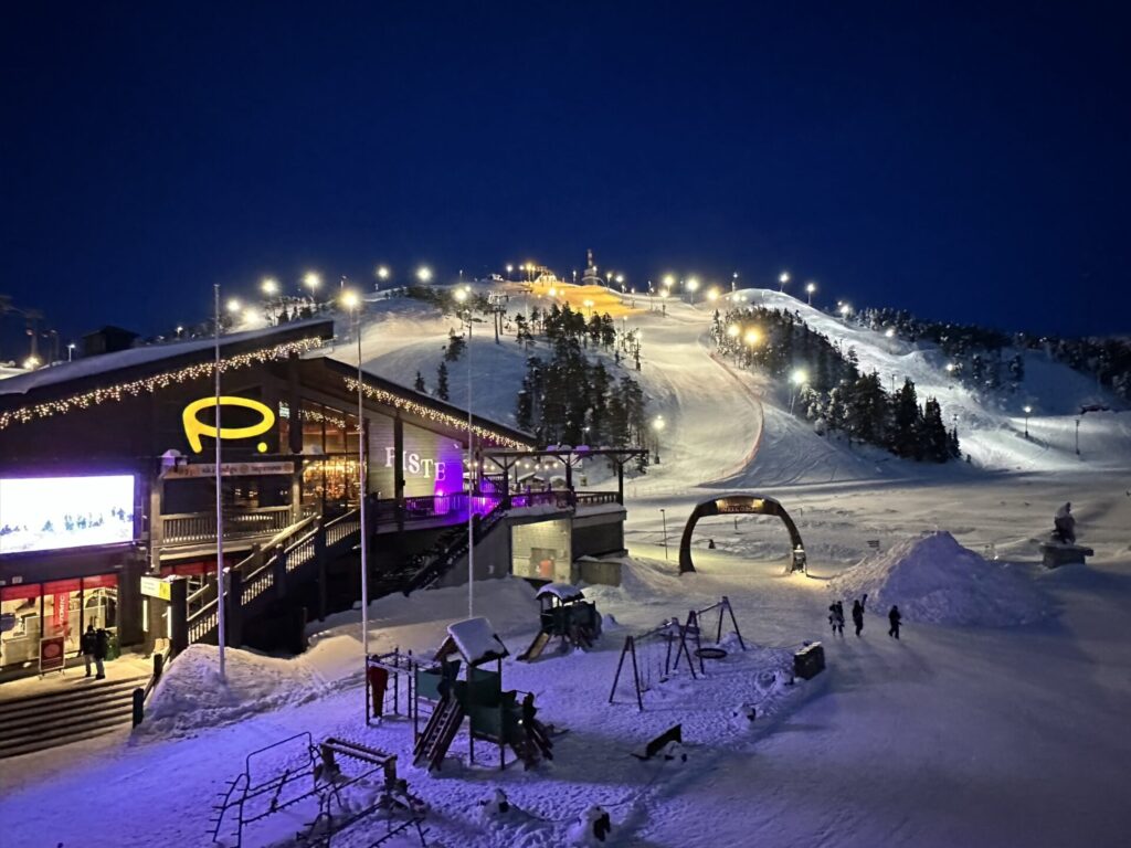 Skihang Ruka Winter Nacht