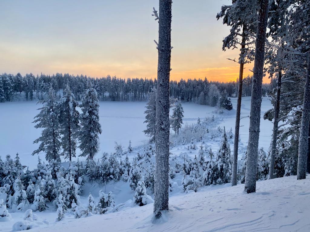 Winter Kuusamo See Blick vom Hotel